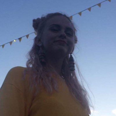 heyyy its just little old me here, so yeah, if you wanna follow me thats cool...if you dont thats cool too