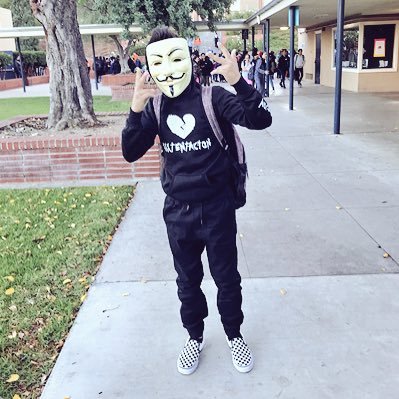 itsmehandreww's profile picture. Promoting players for clan InVerse hmu and @HoldUntilMay for info follow me on twitch for stream @itsmehandreww we like good builders for fortnite dm us fo info