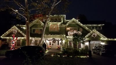 Burbank and Toluca Lakes premiere holiday and event lighting company. trust your property to the professionals..not the landscapers.. celebrity trusted.