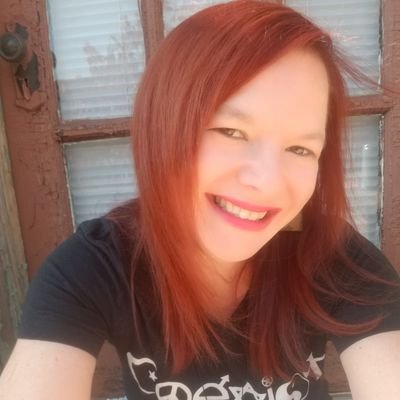 Josie73421's profile picture. this