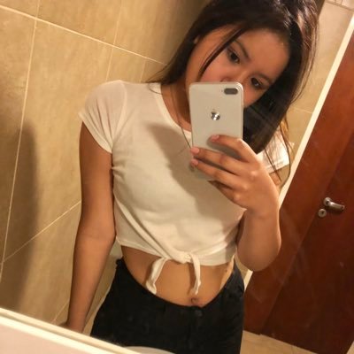 ig: belenntolaba       ✨quiero intoxicarme en vos✨
