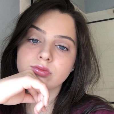 thelindsaymiser's profile picture. something witty