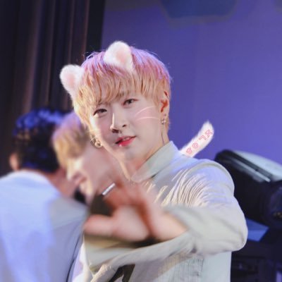 |--- #신우 의 팬페이지--- #shinwoo FANSITE---|〈 EditPhotos ・Crop logo✖️〉