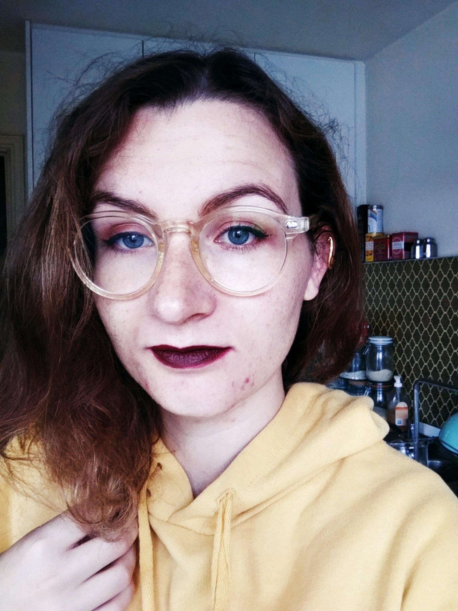 bl0odee's profile picture. 27 yo french girl.
Probably too sarcastic.