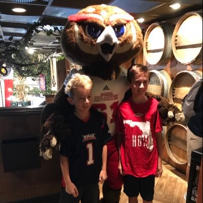 faUseasonTix's profile picture. 