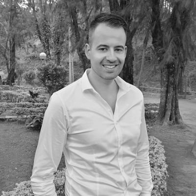 sthunzike_r's profile picture. 