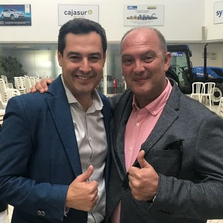 Profesor, cofrade de la hermandad de Pasión, militante del Partido Popular, Xerecista y MADRIDISTA