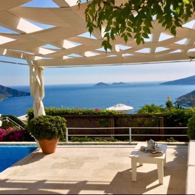 An airy, modern and spacious two bed apartment. 1 of 4 apartments with a shared pool and stunning views of Kalkan.