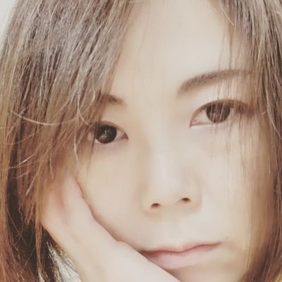 o7MF2z6HamAQ2Uy's profile picture. BTS와 씨엔블루 팬이에요💖
한국어와 중국어를 독학으로 공부중✏️📕