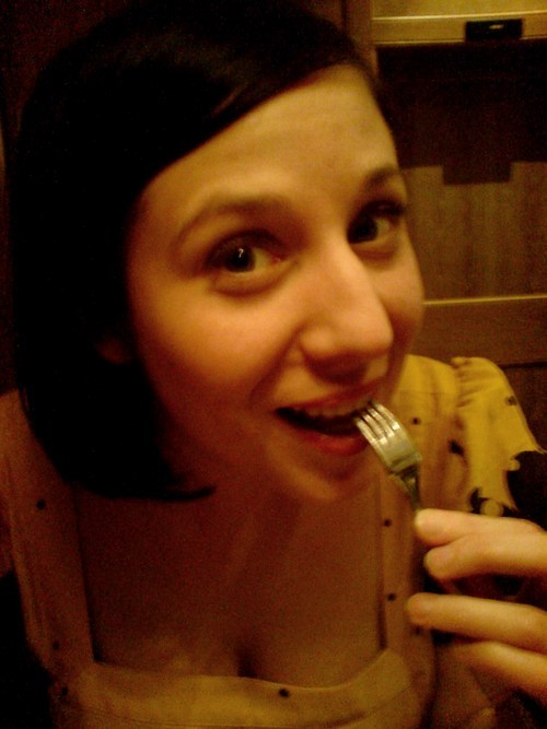 BindmigMatamig's profile picture. Går det att få en matorgasm? Borde man få dåligt samvete av gåslever? Hur lång tid kan man lägga på ett långkok? Twittrar om mat ibland.