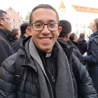 Sacerdote de Jesucristo. Vicario parroquial en #Ciempozuelos