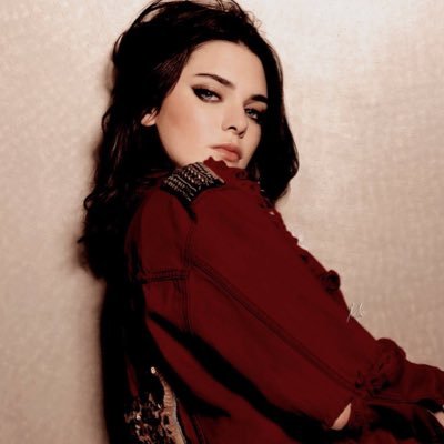 Una niña moderna, una ávida lectora de revistas cinematográficas, una experta en primeros planos soñadores. @paIidofuego