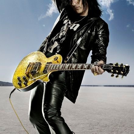 VctorDo23200102's profile picture. Dead, jail or rock & roll