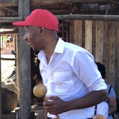 Son of the Soil. 43& counting, father of 2, married.Kaizer Chiefs supporter.Tweets are in my personal capacity. RT are not necesarily my endorsements.