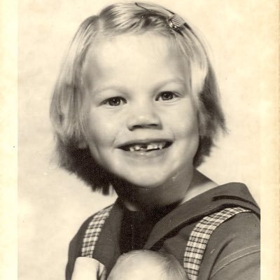 Wife, mother, Granny, cat lover, quilter, Washingtonian, part time Texan, Seahawks fan, WSU fan. Forever a kindergartner.
