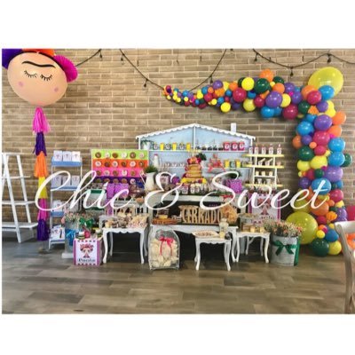 Cupcakes, macarons, pasteles. Mesas de dulces y postres 771-151-03-26;771-569-43-86 Fb: Chic & Sweet Instragram: @chicsweetpachuca SEGUIMOS A TODOS