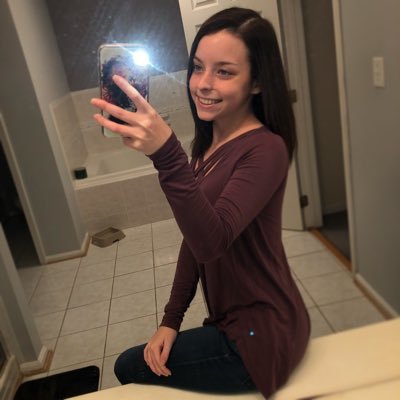 abby_hughes98's profile picture. sc: abbyehughesx