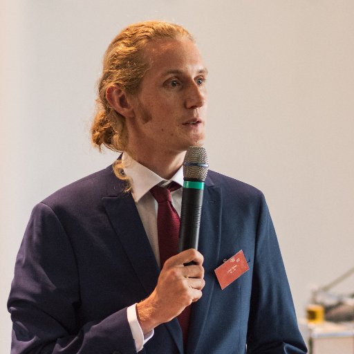 LuToern's profile picture. Optimistic question seeker on: Green IS, GBPM & SPMS - doing PhD on Sustainability Software @zeppelin & @umweltstiftung fellow, earlier @leuphana & #iffwien