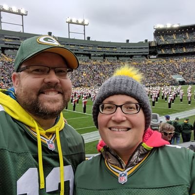 #Brewers #Bucks #Packers 
Happily married and a father of 2. Packers season tickets (section 108, row 6).
UW-La Crosse alum