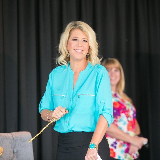 Amanda Moxley Business Coach
🎤Creator of the #MoxleyMethod
🔥All You Need is 1 HOT Talk
👉I Can Nail an Ideal Client's Niche in 5 Minutes or Less
