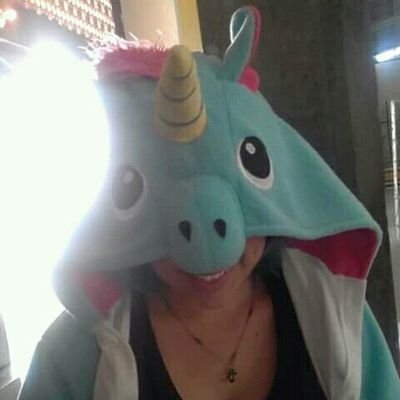 BiCadilhe2903's profile picture. ♈
23 anos
ele/delu