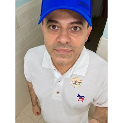 Smartkakapo's profile picture. To have a relationship is to have a best friend with privileges; you know what the person needs or feels by the way he looks at you.