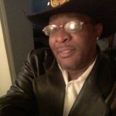 SETTLED4LIFE's profile picture. Hard working disabled vet USMC forced to work from home. Free lights just by referring others