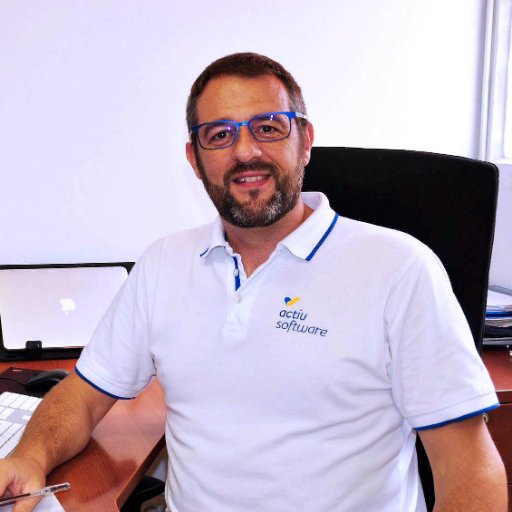 Soy afortunado porque trabajo haciendo lo que me gusta: Desarrollo de Software. Fundador de @actiusoftware.