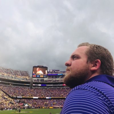 I like sports. 
Athletics Coordinator for @ShelbyTNParks
Formerly @sportingnewsca.
LSU alumnus.