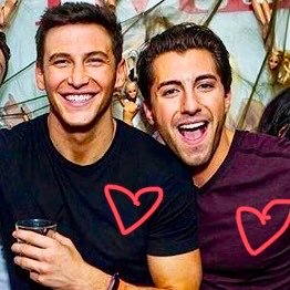 Blake + Jason = Blakeson. 🙋🏻‍♂️♥️🙋🏻‍♂️ Bachelor Nation fan account in appreciation of the best new bromance in franchise history. On IG too @TeamBlakeson 🌹