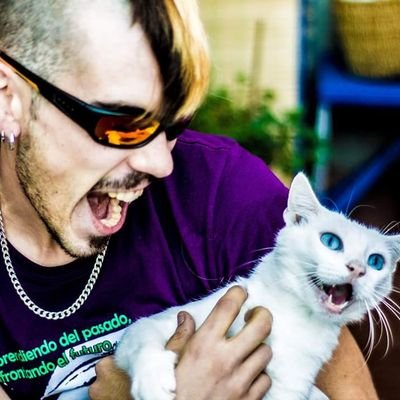 Cristian_STK's profile picture. · Técnico Audiovisual //
-Especializado en videoclips y trabajo con bandas. 
////Última Sentencia ~ Eskejes Herejes  ~ C. López ~ Kinkon Alone////