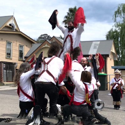 morris dancing side in sydney ꙮ a cabal of friendly ne'er-do-wells ꙮ spirited cotswold morris, bad jokes and beers in the sunshine
