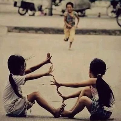 هاتلي معاك مالبعد فرحة تخلق براح ده للحزن ضيق👉🚶👔🏃👈✌✌👊✊👐🙌✍✍