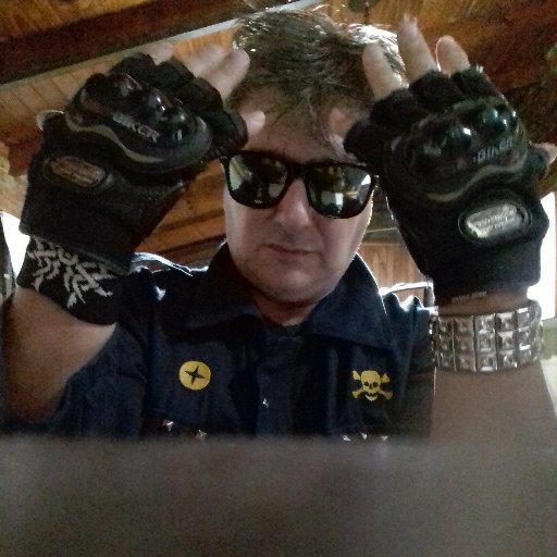 gustavoadrian68's profile picture. Solo soy un chico.simple y soñador. 
cantante-compositor-arreglador-bajista en Zero Kelvin-actual bajista en LA CHELA (rock argento)
