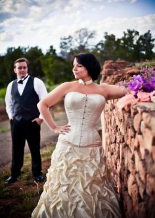 MadhouseDesignz's profile picture. Madhouse DesignZ primarily produces hats and specialty clothing. IE Steampunk, Lolita, general costumes and bridal clothing, and accessories.