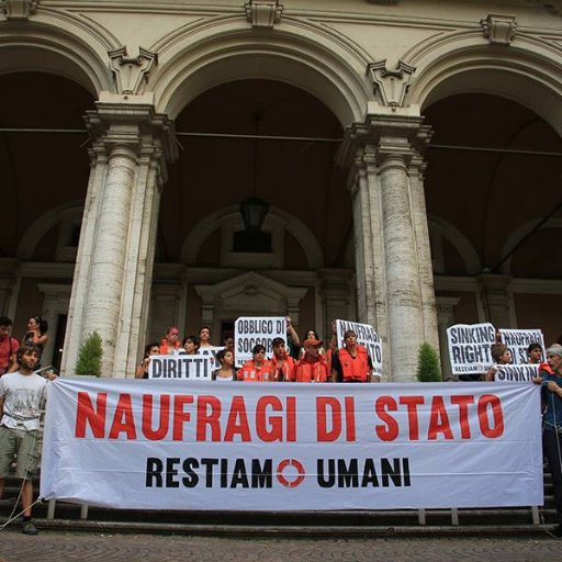 Restiamo Umani è una rete, aperta a tutt*, che si attiva concretamente contro le politiche governative in fatto di migrazioni e accoglienza