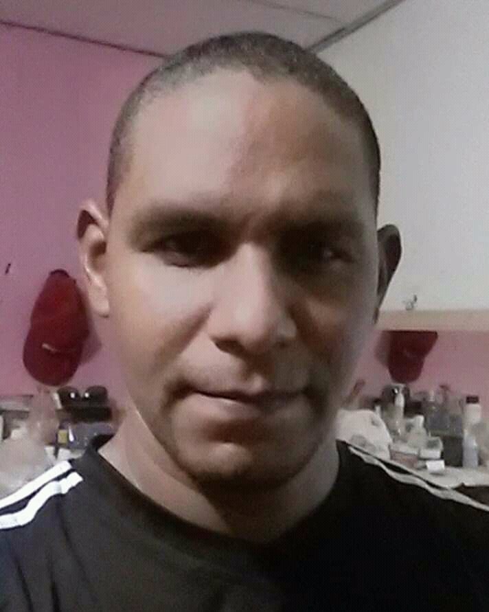 Puedo llegar a ser muy agradable y muy buen amigo, me gusta conversar con personas de diferentes ideologías para aprender un poco de cada uno