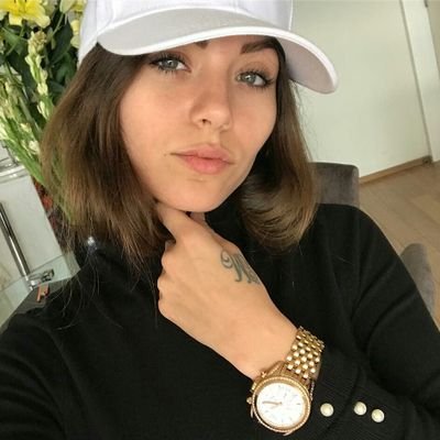 Hey guys if you have any bitcoin to sell or exchange to EHT inbox me asap ....just happy I love you all 😘