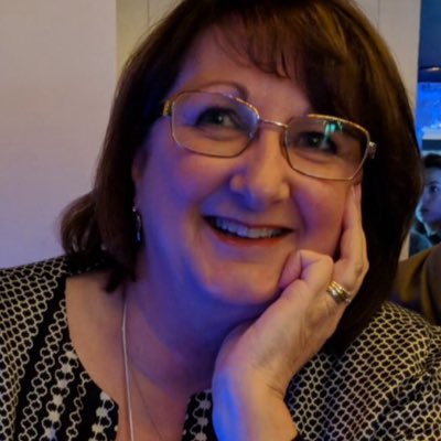 Usui Reiki Master Teacher, Angelic Reiki and crystal therapy practitioner