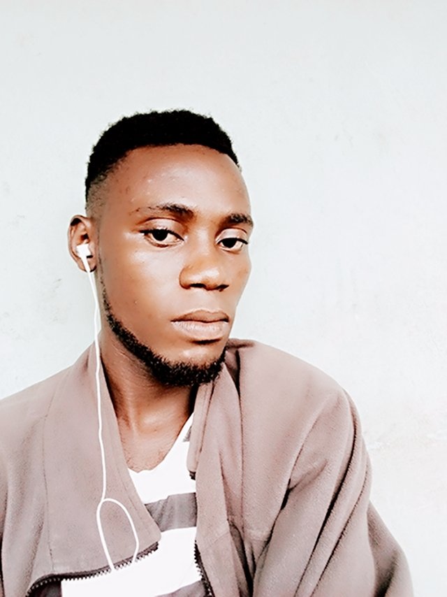 Emmanue84692451's profile picture. 