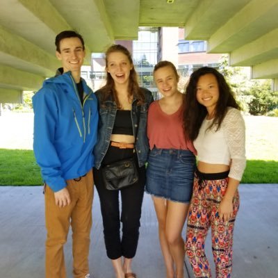 GttaTweetaQuote's profile picture. Having a rough day? Place your hand over your heart. Feel that? Its called a purpose. You're alive for a reason. Don't give up.