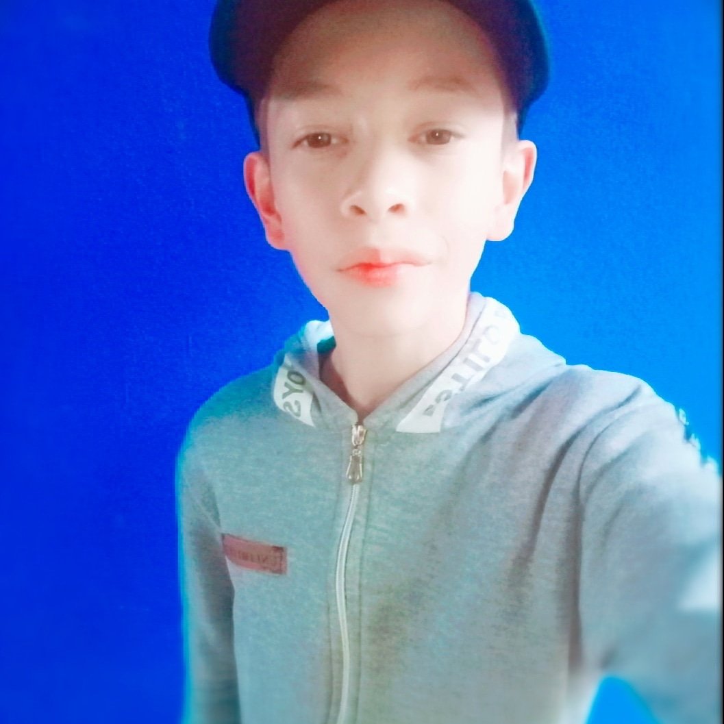 Unico twitter
Insta: adriiano_gr
Facebook:Adriano GR