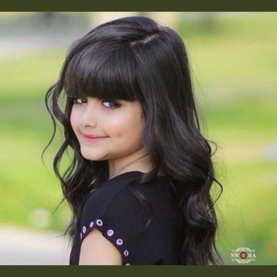 في داخلي طفله ما تكبر لو كبرت انا 🌹