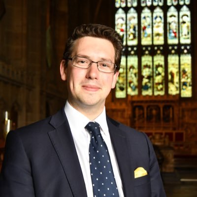 Director of Music at the Collegiate Church of @StMarysWarwick @StMWarwickMusic | Choral Director @KHSWarwick | Personal account