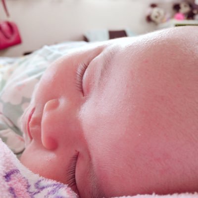 すず 8m ベルト付き添い寝ベッドが狭くなってきたので ベビー布団にお引越しした娘 が うつ伏せたり 窒息したりしないか気になって気になって一睡も出来なかった母 気持ちよさそうにスヤスヤで生きてたよ 今晩はちゃんと眠ろう すず 8m ベルト付き添い寝ベッドが狭くなってきたので ベビー布団にお引越しした娘 が うつ伏せたり 窒息したりしないか気になって気になって一睡も出来なかった母 気持ちよさそうにスヤスヤで生きてたよ 今晩はちゃんと眠ろう