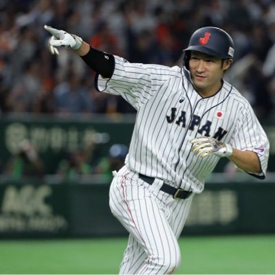 ホークスファンの高3です!色々な方とお話出来たらと思ってます!皆好きだけどポンちゃんが一番好きです!ホークスファンからのフォローは必ずフォロバします!試合が無い日は基本低浮上ですw