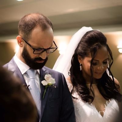 Casado com Alessandra Fausto, Produtor de Filmes de Casamentos,
Conservador e de Direita. 
O Brasil pertence a Jesus Cristo