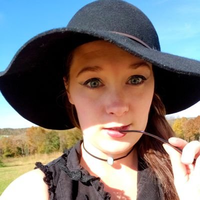 Brand Ambassador. Rodeo lover. Custom jewelry maker.