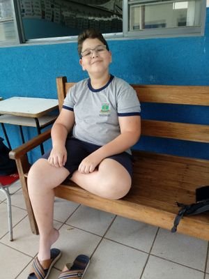 Vinicius de Souza Solique 
tenho 1.3 anos 
gostaria que vc me seguisse 
obrigado pelo carinho