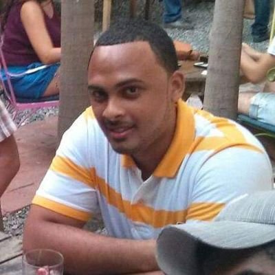 Enmanue16496443's profile picture. Mirar más allá de las cosas ..buscar la escéncia....ver sus raíces